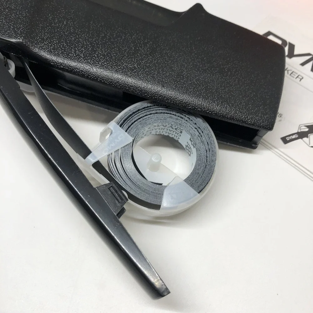 DYMO Office Mate II 1540-00 Embossing Label Maker EUC Open Box 3/8